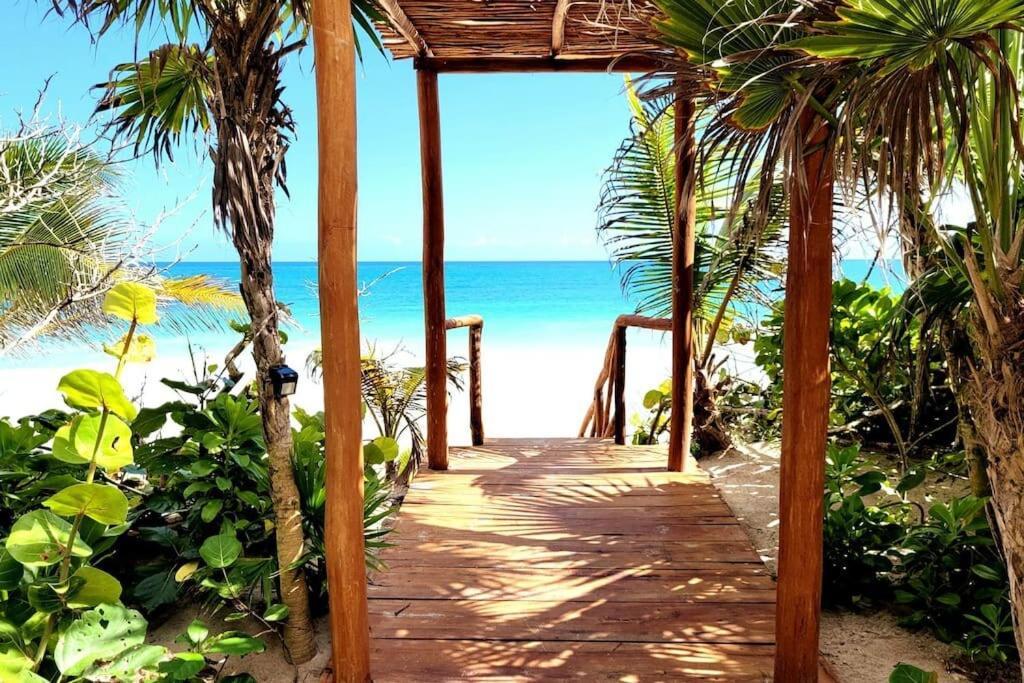Luxury 5-Br Beachfront Home In Tulum Casa Sofia Gato エクステリア 写真